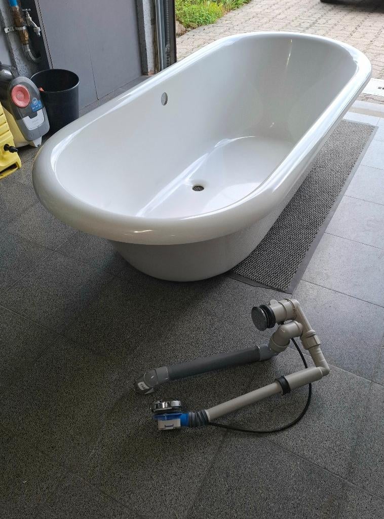 Massief  bad, Doe-het-zelf en Bouw, Sanitair, Zo goed als nieuw, Bad, Ophalen