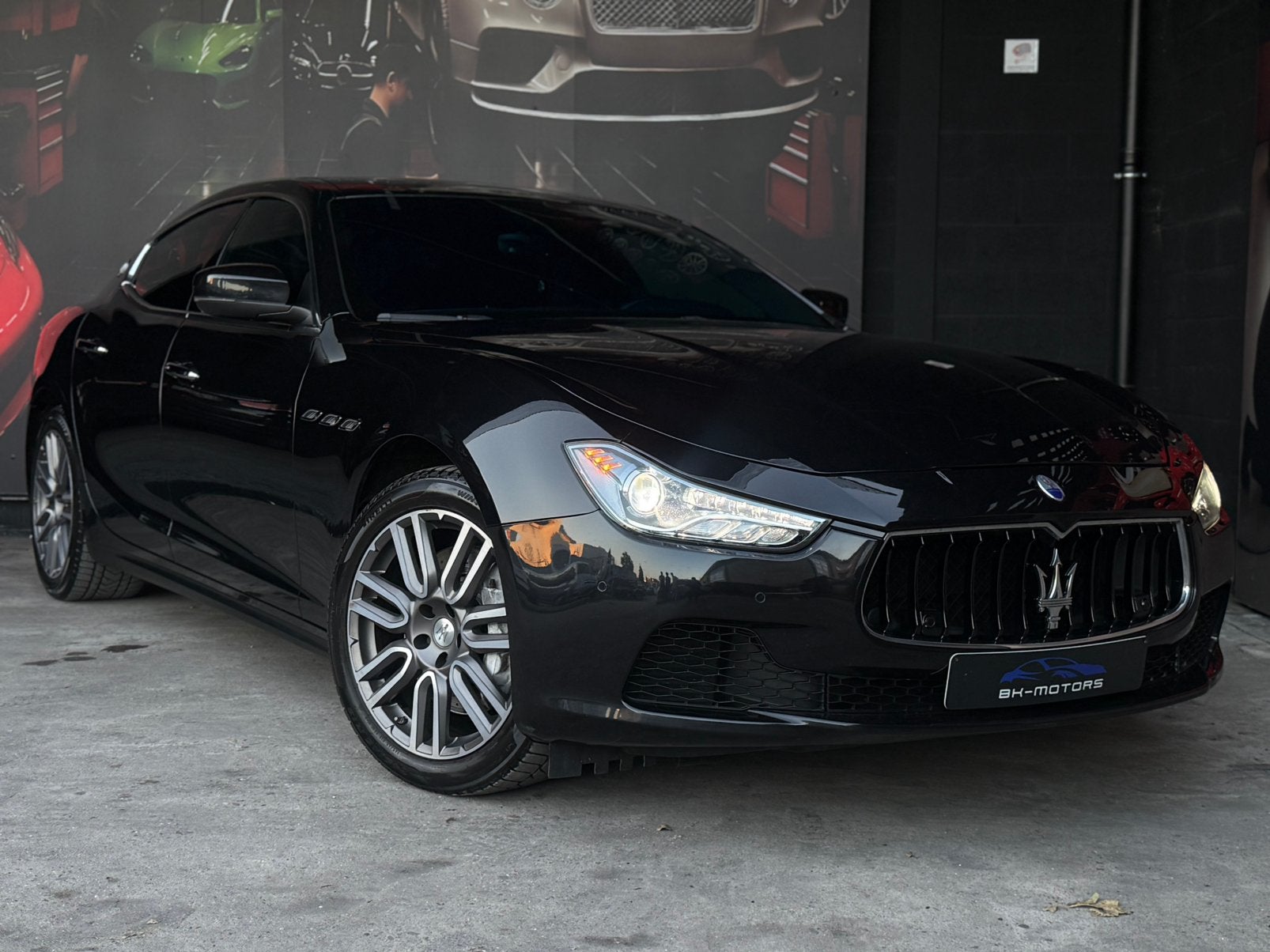Maserati Ghibli 3.0 Benzine V6 BiTurbo, Auto's, Maserati, 207 g/km, Zwart, Leder, Onderhoudsboekje