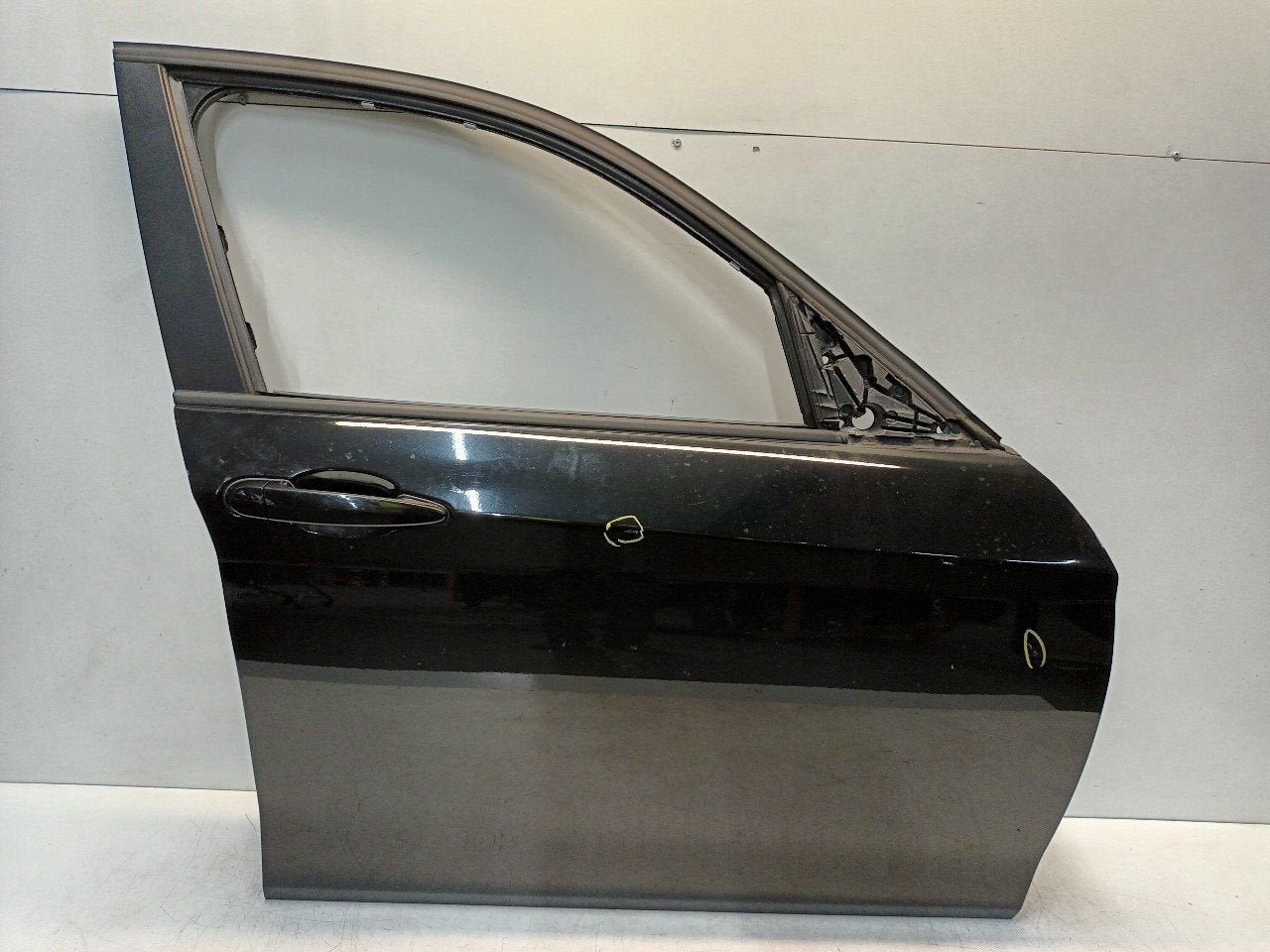 Portier rechts voor BMW 1 serie, Onderdelen@venauto.nl, Van der Ven Autorecycling B.V., Gebruikt, Ettenseweg 76, 4706 PB Roosendaal, The Netherlands