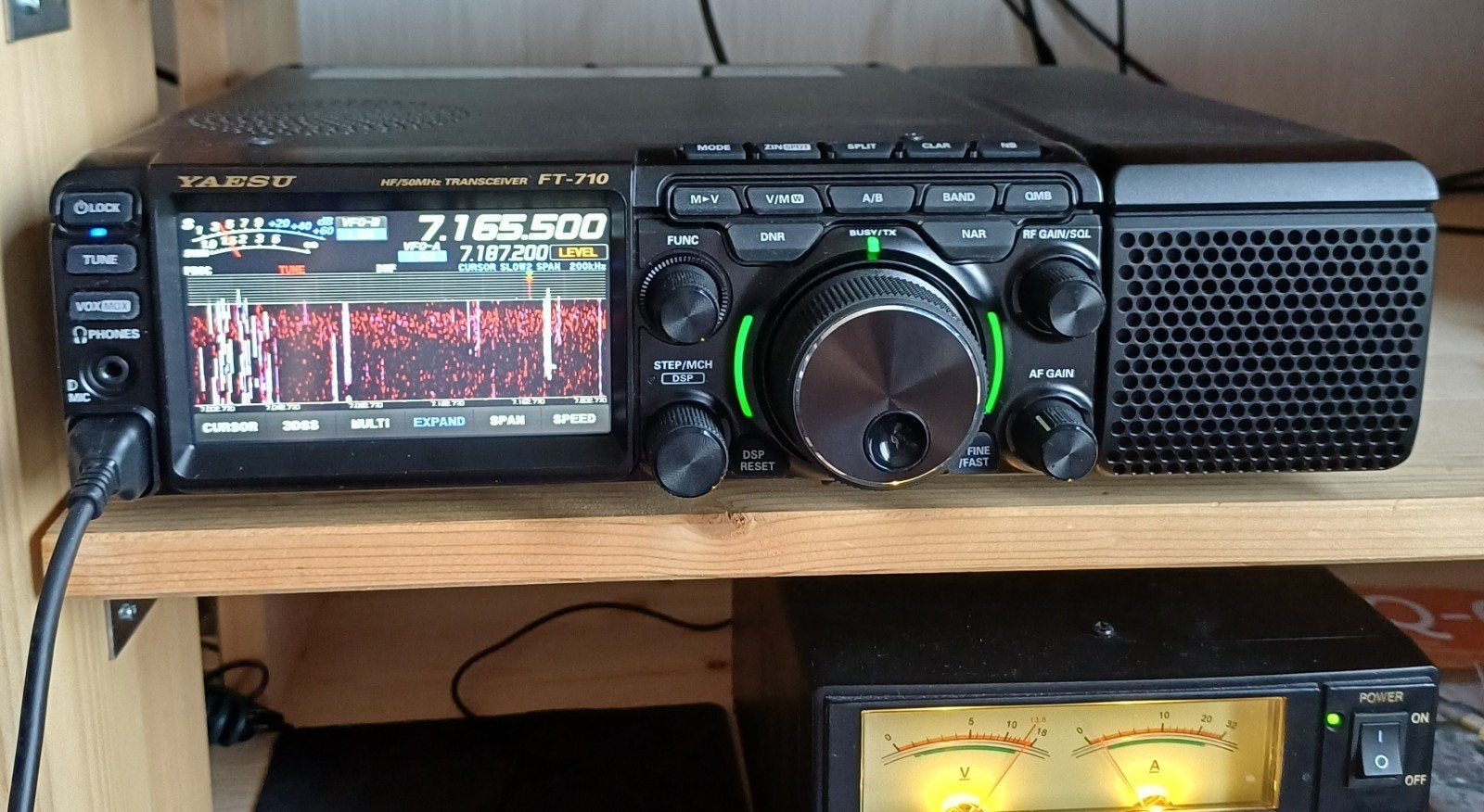 Yeasu Ft 710 et son micro d'origine., Telecommunicatie, Zenders en Ontvangers