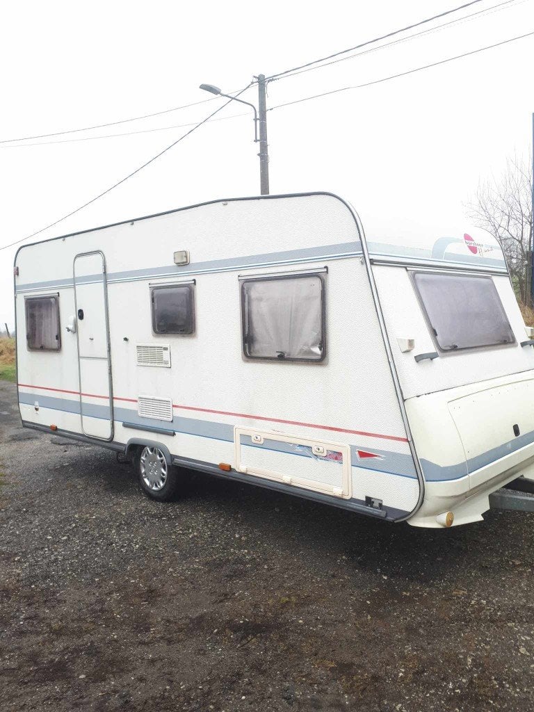 Caravane Bürstner spacieuse (années 90), Caravanes & Camping, Jusqu'à 4, 4 à 5 mètres, Particulier, Bürstner