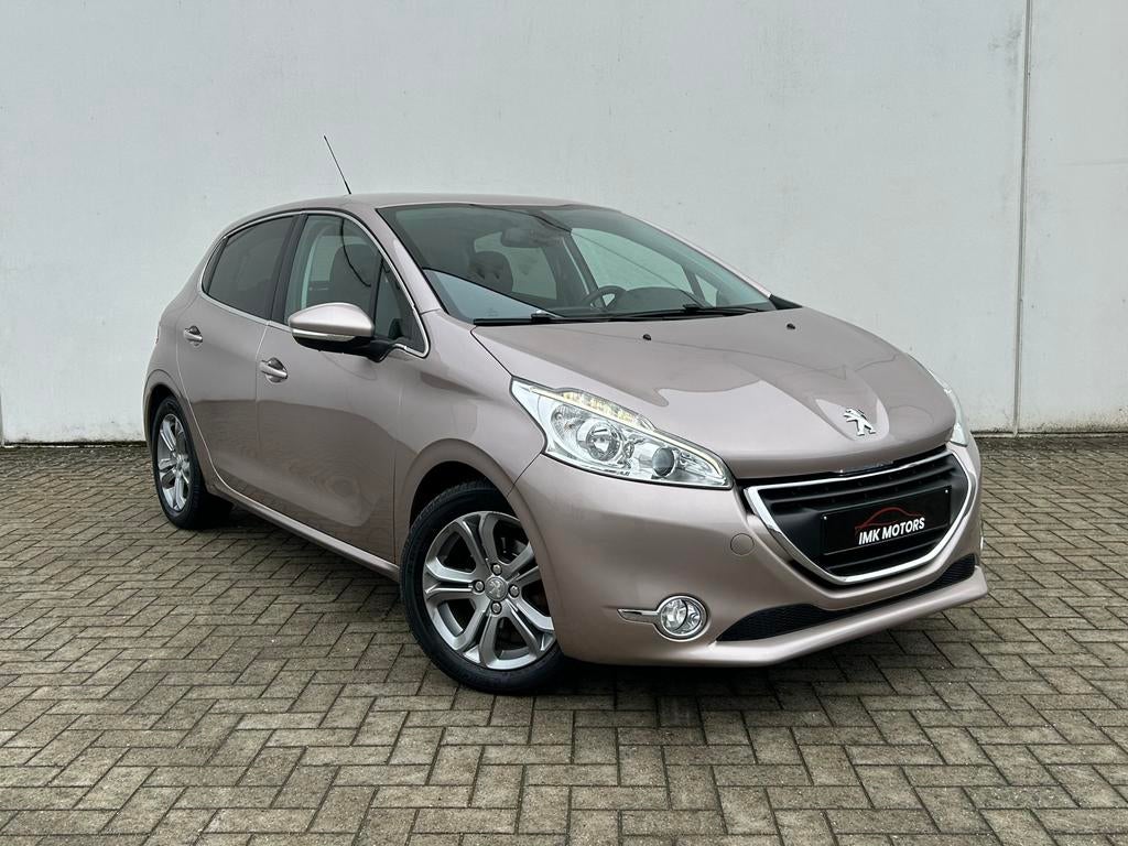 PEUGEOT 208 1.6 BENZINE 2014 EURO 5b (MET GARANTIE), Auto's, Euro 5, Bedrijf, 5 deurs, Stadsauto