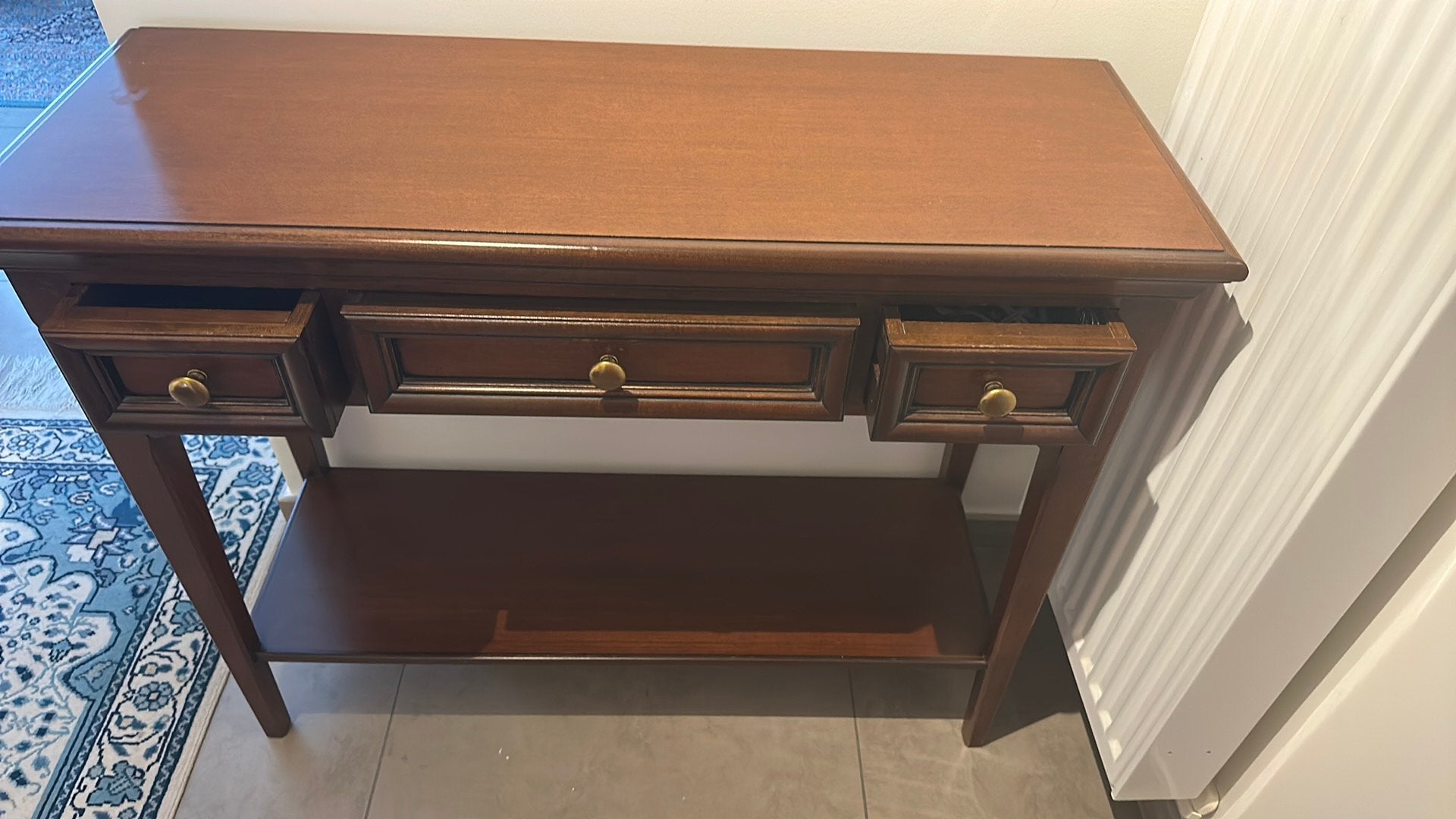 Klassieke houten hall tafel  met 3 laden en onderblad, Huis en Inrichting, Ophalen, Gebruikt, 50 tot 100 cm, 25 tot 50 cm