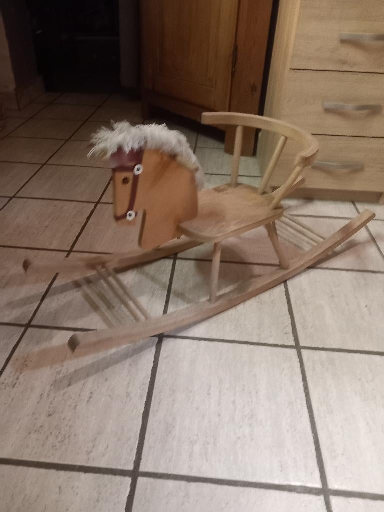 Cheval a bascule en bois, Ophalen, Gebruikt