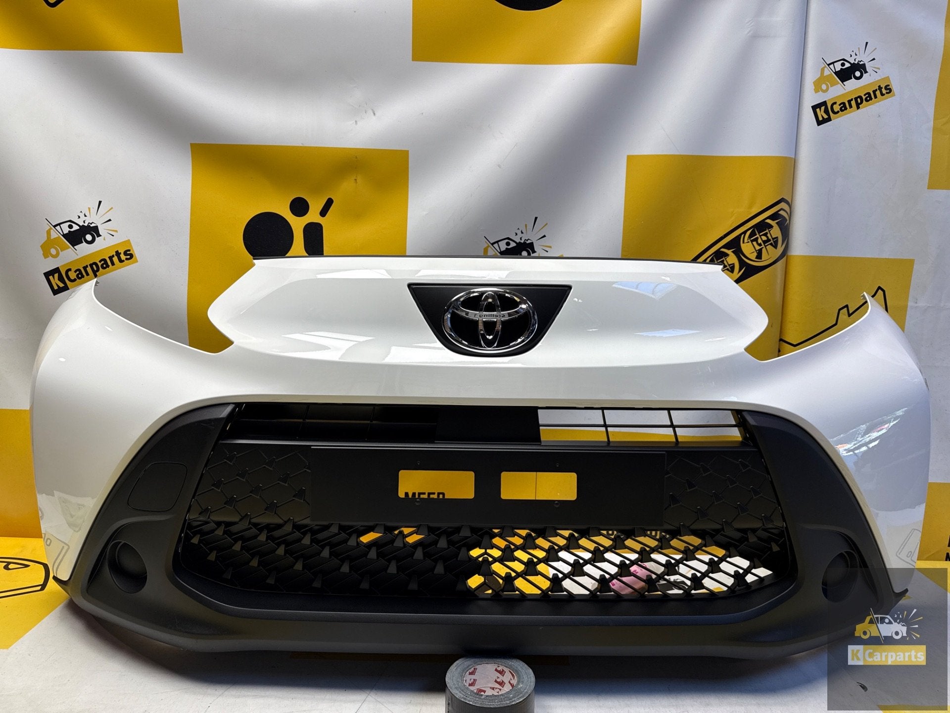 Toyota Aygo X Voorbumper origineelCompleet52119-OH19nieuw, Info@fabrikant.eu, Toyota, Bumper, Fabrikant BV