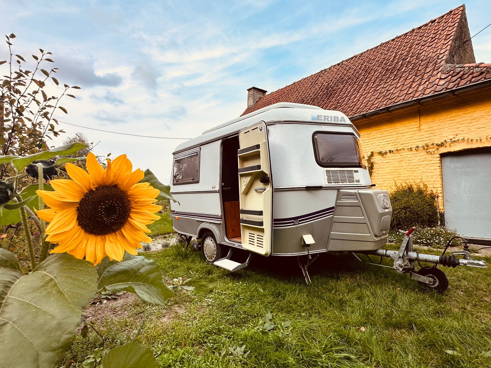 Caravane Eriba Pan Touring 1998 Édit. spéciale très bon état, Jusqu'à 4, 4 à 5 mètres, Lit transversal, Particulier