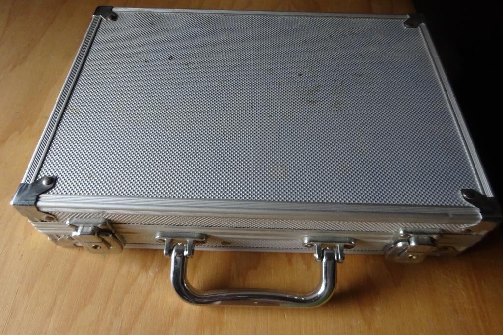 pokerset in koffer, Hobby en Vrije tijd, Ophalen, Gebruikt