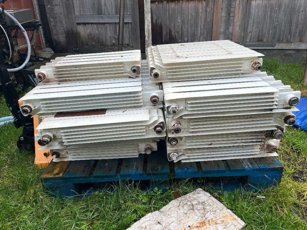 Set van 10 aluminium designradiatoren, Doe-het-zelf en Bouw, Verwarming en Radiatoren, Ophalen, 30 tot 80 cm, Gebruikt, Radiator