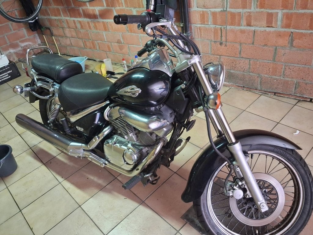 Suzuki 250 Intruder vl, Motos, Occasion, Chopper, 2 cylindres, Particulier
