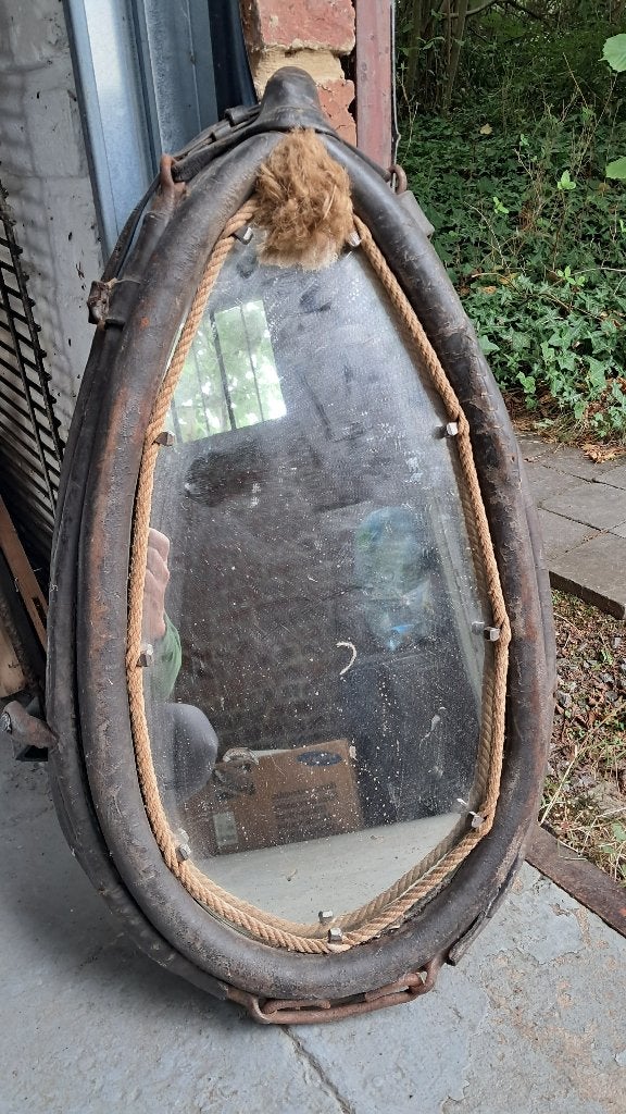 vieux miroir, Enlèvement, Ovale
