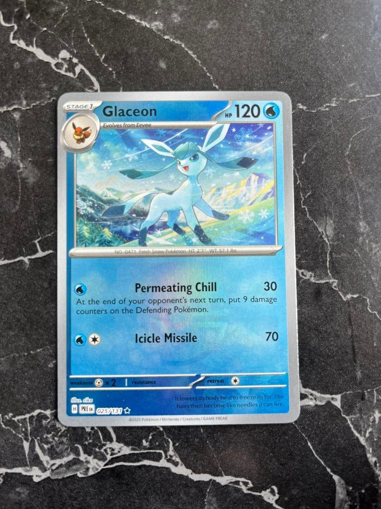 Glaceon 025/131 Prismatic Evolutions Pokeball, Enlèvement ou Envoi, Comme neuf