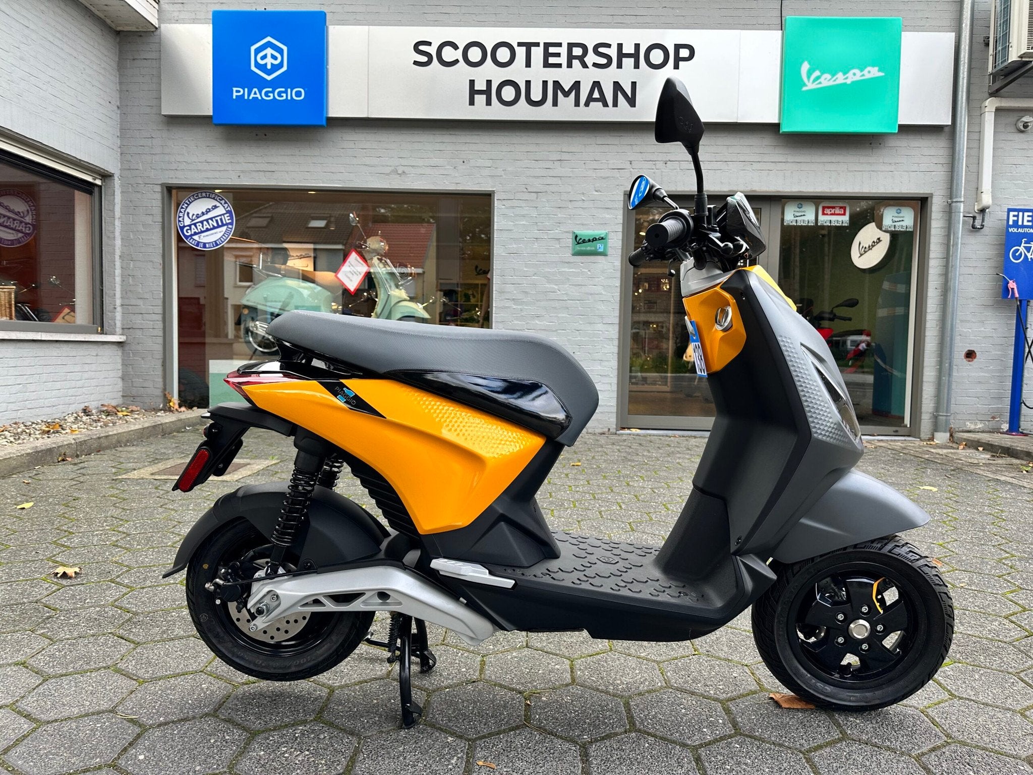 Piaggio 1 ELECTRIC 1.2kw 45Km/h SUNSHINE MIX (nr.137), Fietsen en Brommers, Scooters | Piaggio, Nieuw, Elektrisch, Overige modellen