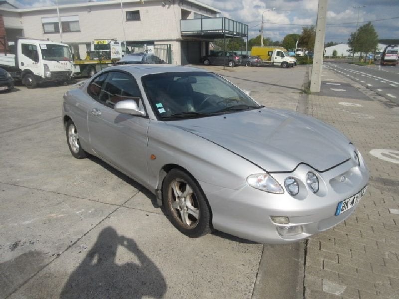 HYUNDAI COUPÃ‰  BENZINE 07-01, Autos, Hyundai, Argent ou Gris, Achat, Boîte manuelle, Berline