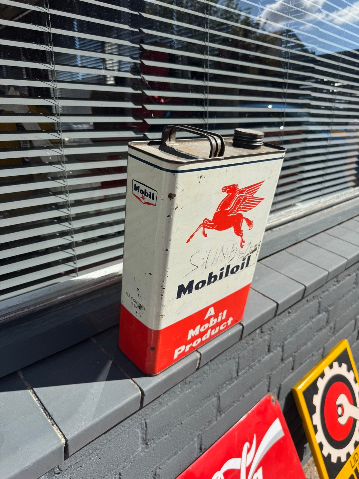 Grand bidon d'huile Mobiloil 5 litres, Collections, Enlèvement ou Envoi, Utilisé, Autre, Autres marques