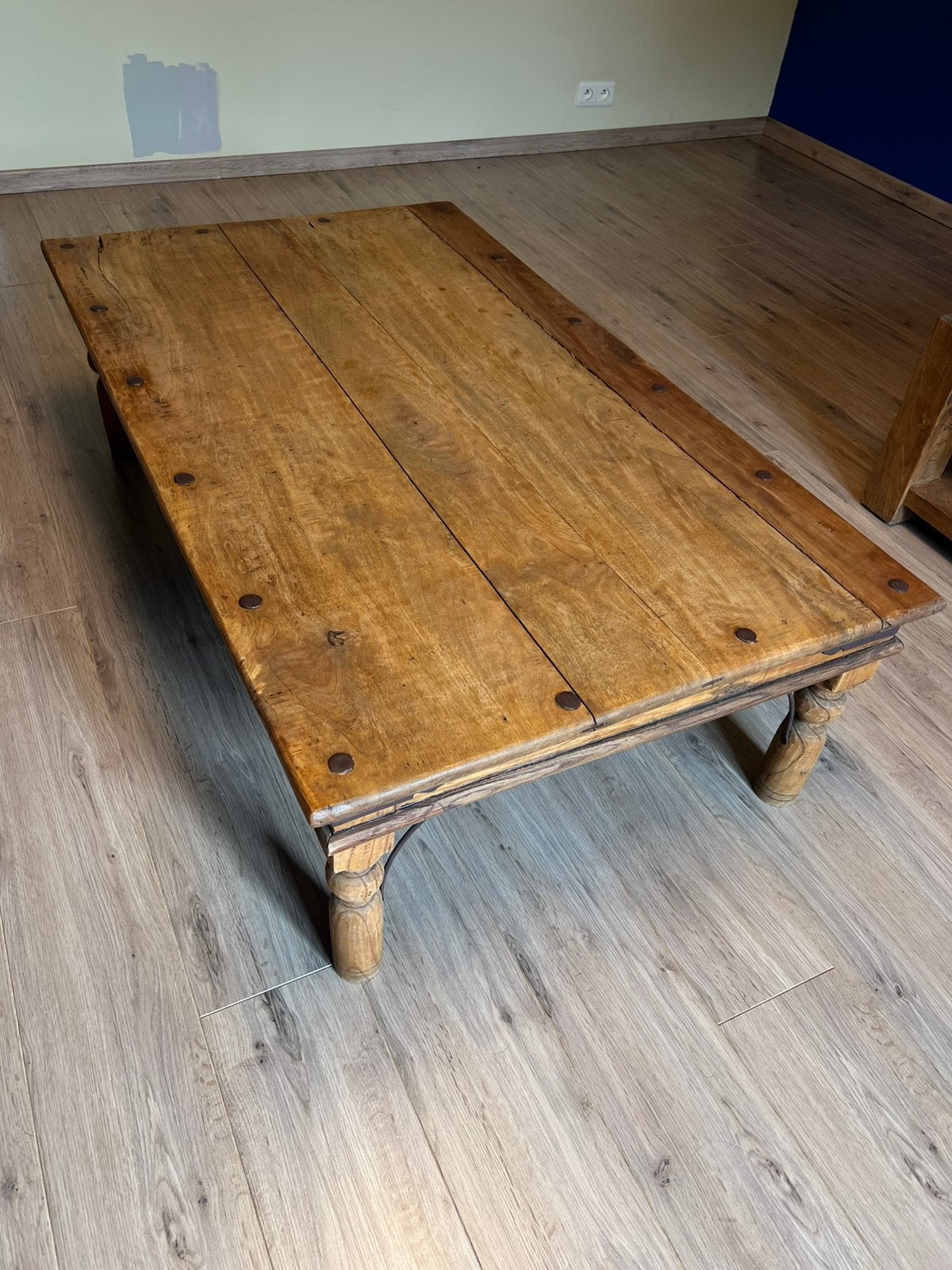 Prachtige handgemaakte Indonesische salontafel, Huis en Inrichting, Tafels | Salontafels, Zo goed als nieuw, 5 – 50, 50 tot 100 cm