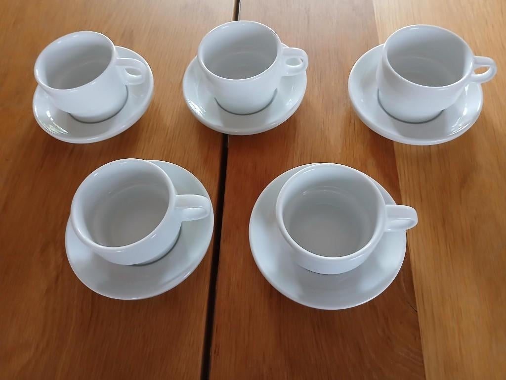 Setje tasjes met onderbord., Huis en Inrichting, Keuken | Servies, Ophalen, Zo goed als nieuw, Kop(pen) en/of Schotel(s)