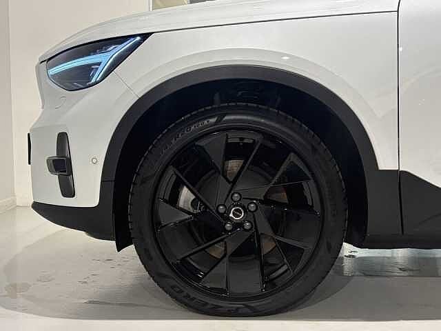 Volvo EX40 Black Edition Plus Extended Range + PANO, Auto's, Automaat, 248 pk, 183 kW, Wit