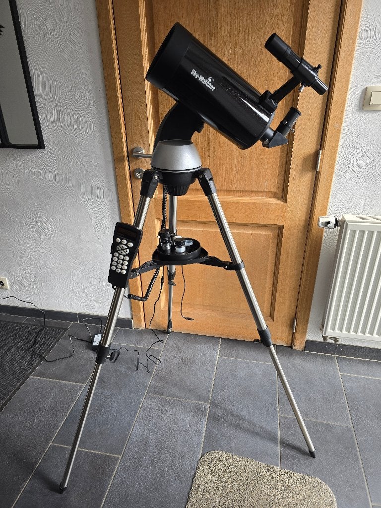 Téléscope skywatcher 127/1500, Audio, Tv en Foto, Optische apparatuur | Telescopen, Ophalen, 80 tot 200 mm, Met statief, Spiegeltelescoop (reflector)
