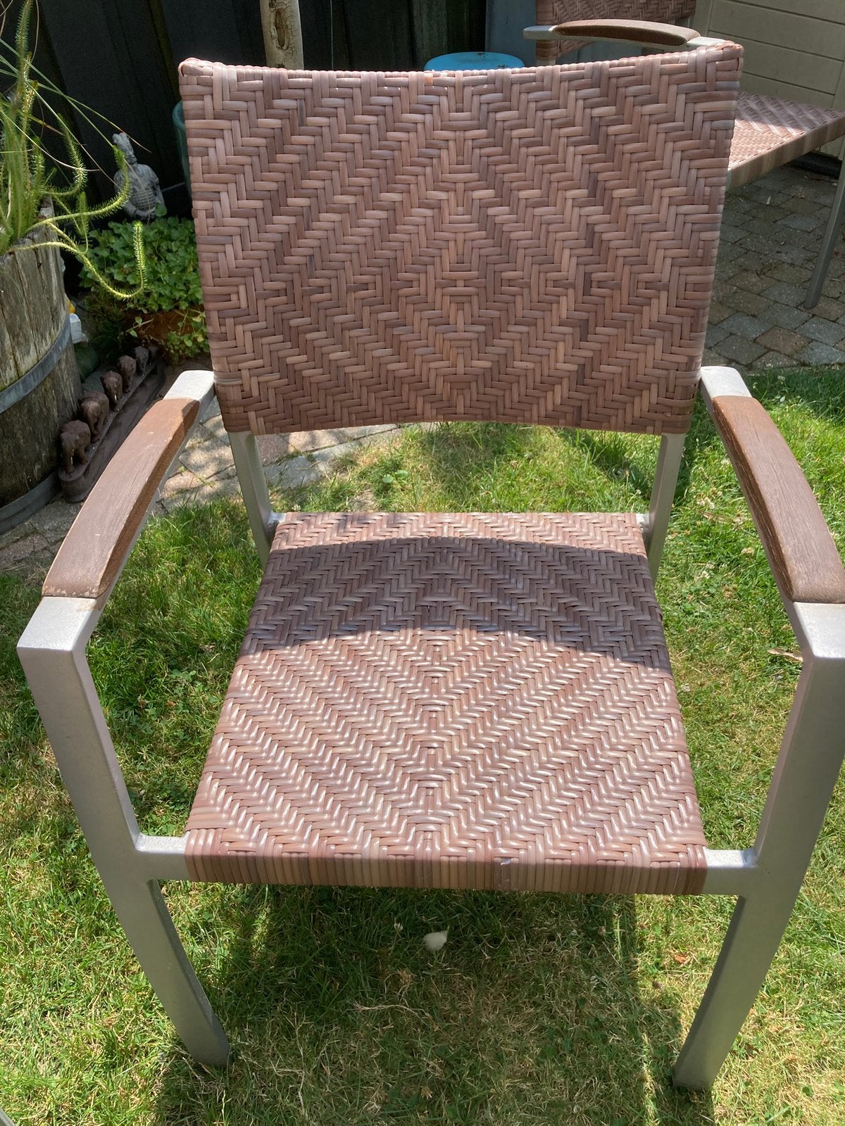 4 magnifiques chaises de jardin en polyrotin, Enlèvement, Utilisé, Synthétique, Empilable