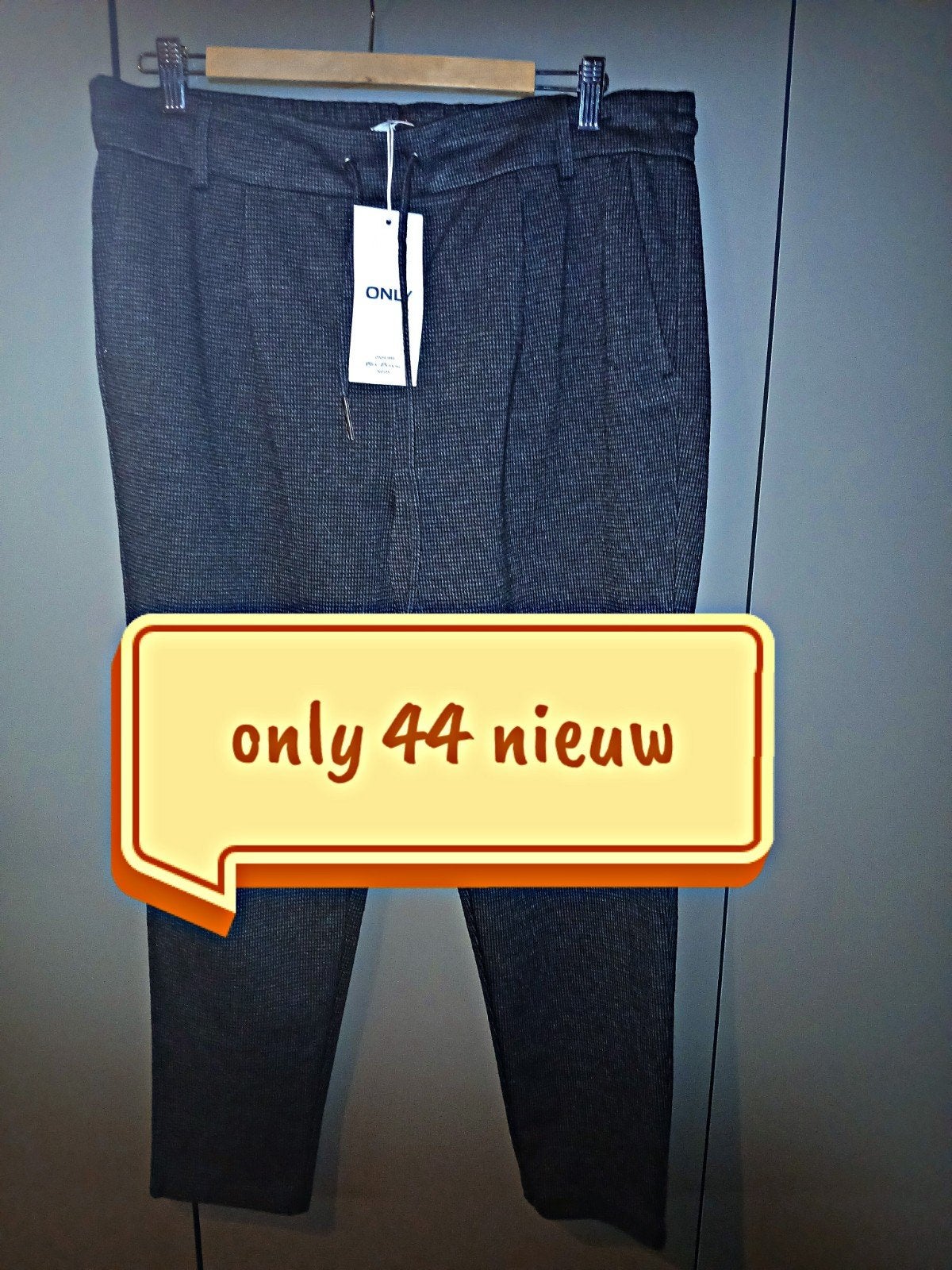 Broek only 44 nieuwGrijze Broek only 44 nieuw met ruitje .., Only, Maat 42/44 (L), Nieuw, Ophalen of Verzenden