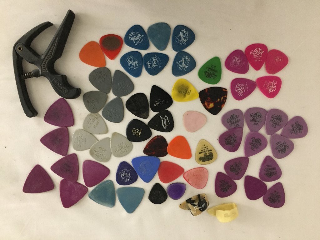 Assortiment van 58 plectrums voor gitaar/bas, Muziek en Instrumenten, Ophalen of Verzenden, Zo goed als nieuw