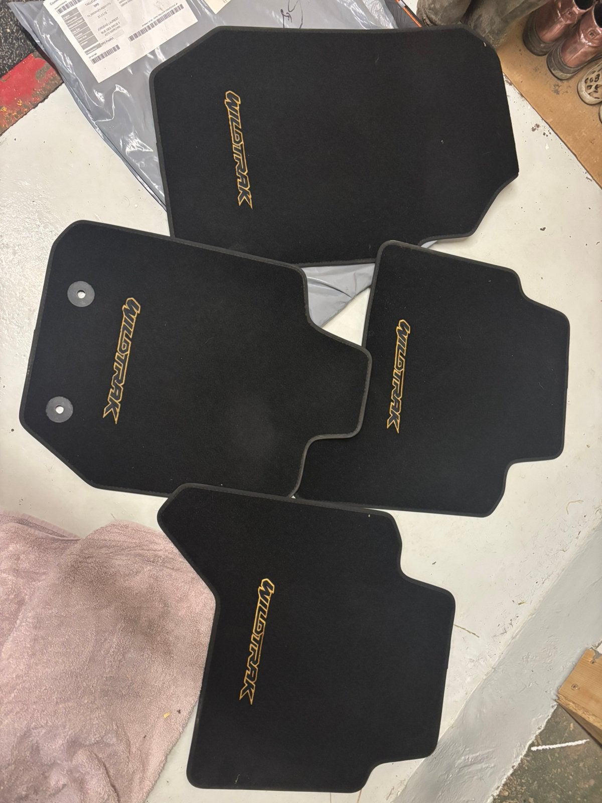 Tapis de sol Ford ranger, Autos : Divers, Tapis de voiture, Comme neuf, Enlèvement