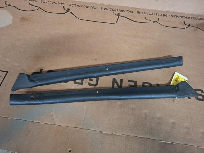 Revêtement montant avant gauche d'un Alfa Romeo Alfetta, Autos : Pièces & Accessoires, -, 3 mois de garantie, Utilisé, Alfa Romeo