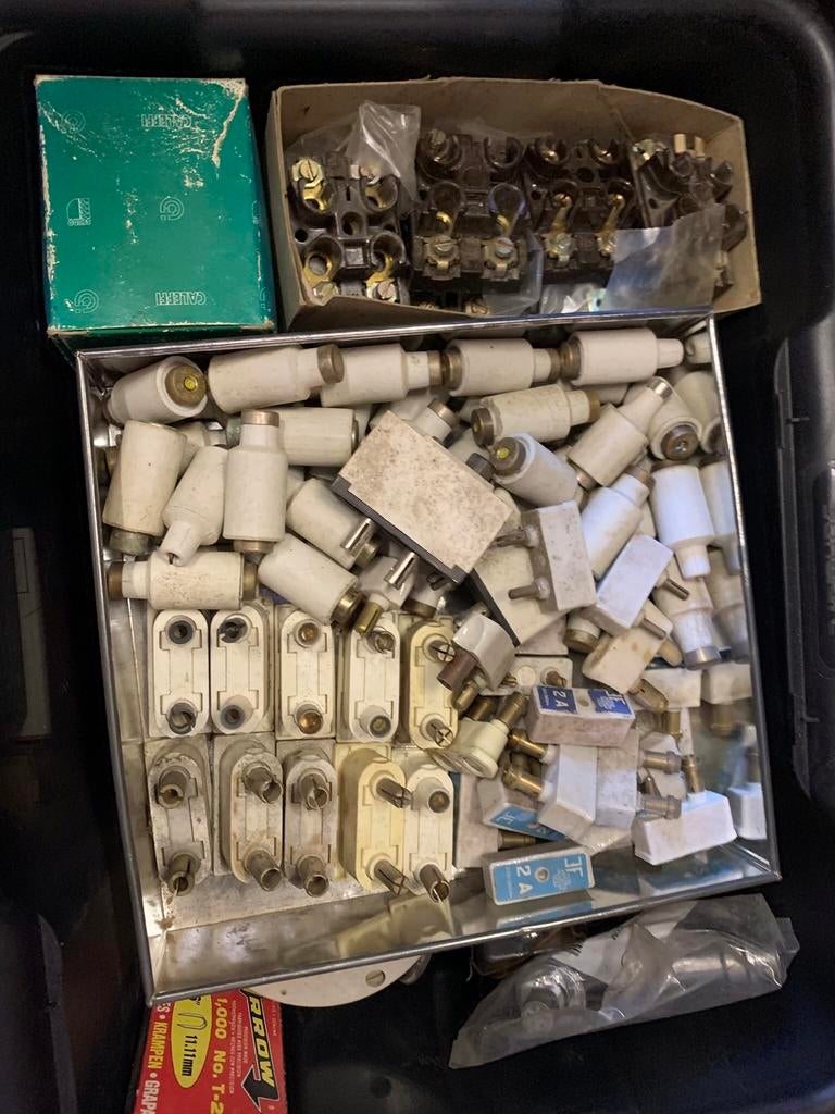 Caisse fusible, Bricolage & Construction, Électricité & Câbles, Enlèvement, Comme neuf