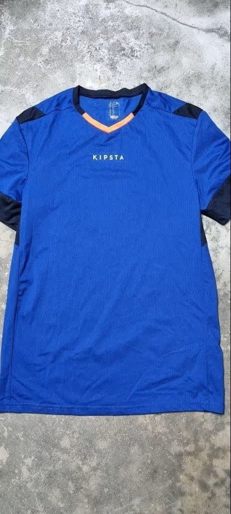 blauwe voetbal / sport t-shirt Kipsta maat XS - Smal, Sport en Fitness, Voetbal, Maat XS of kleiner, Ophalen of Verzenden, Gebruikt
