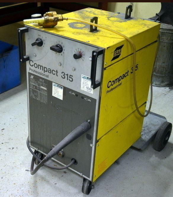 ESAB Compact 315 professioneel lasapparaat – 400V, Enlèvement, Utilisé, 250 ampères, CO2