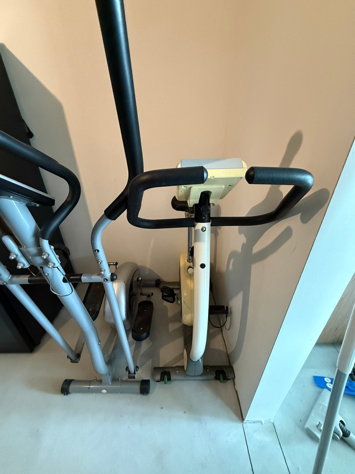 Fitness toestellen (2) fiets & crossfit, Enlèvement, Utilisé, Autres types