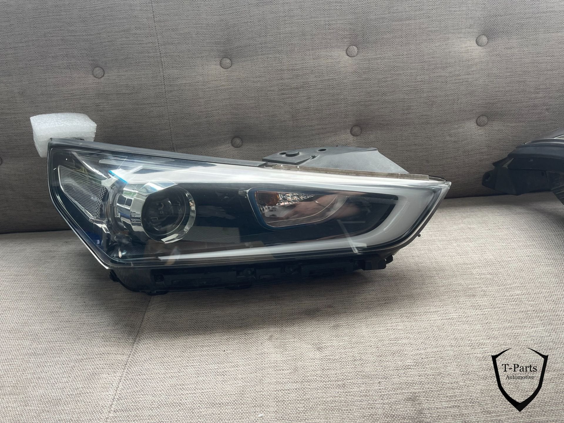 hyundai ioniq koplamp 92102g2120 rechts, Auto-onderdelen, Verlichting, Gebruikt, Heolleung-ro 12
06797  Seoul, Info@hyundai.com