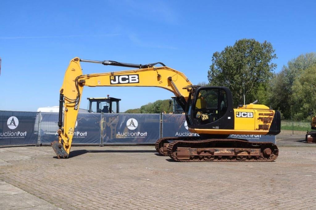 Vente aux enchères : Excavatrices et chargeuses sur pneus, Articles professionnels, Enlèvement, Excavatrice