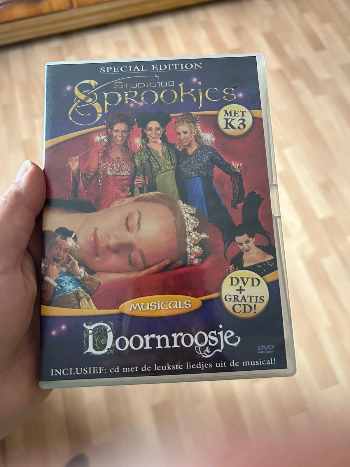 Studio 100 musical Doornroosje dvd + cd, Ophalen of Verzenden, Zo goed als nieuw