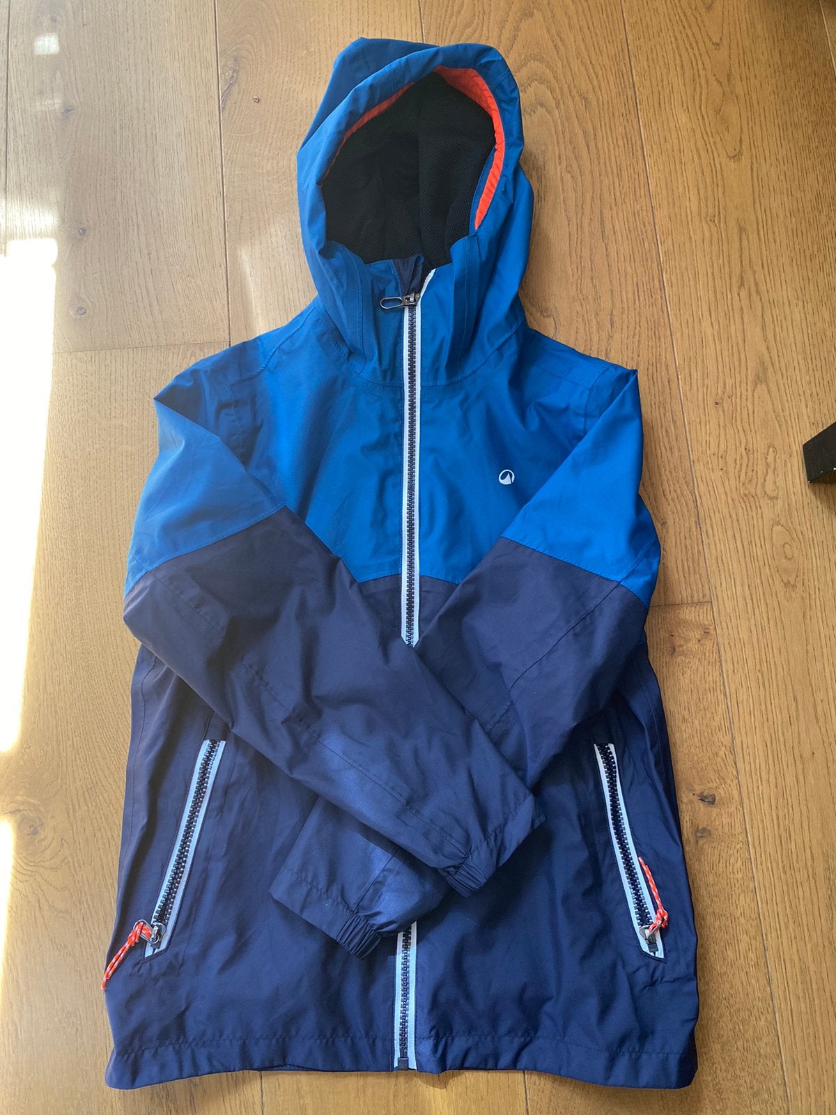 Decathlon Tribord zeiljas/regenjas voor kinderen 8-9J, Ophalen, Zo goed als nieuw, Jongen of Meisje, Jas