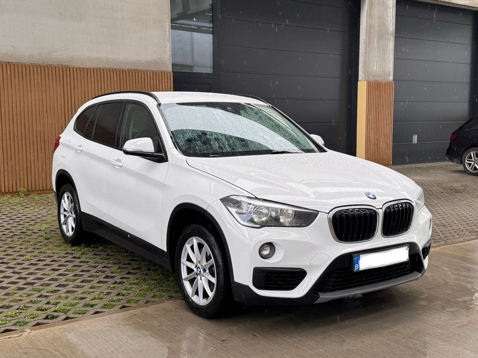 BMW X1 Sdrive 18i Automaat Benzine, Auto's, Dealer onderhouden, Euro 6, Wit, Bedrijf