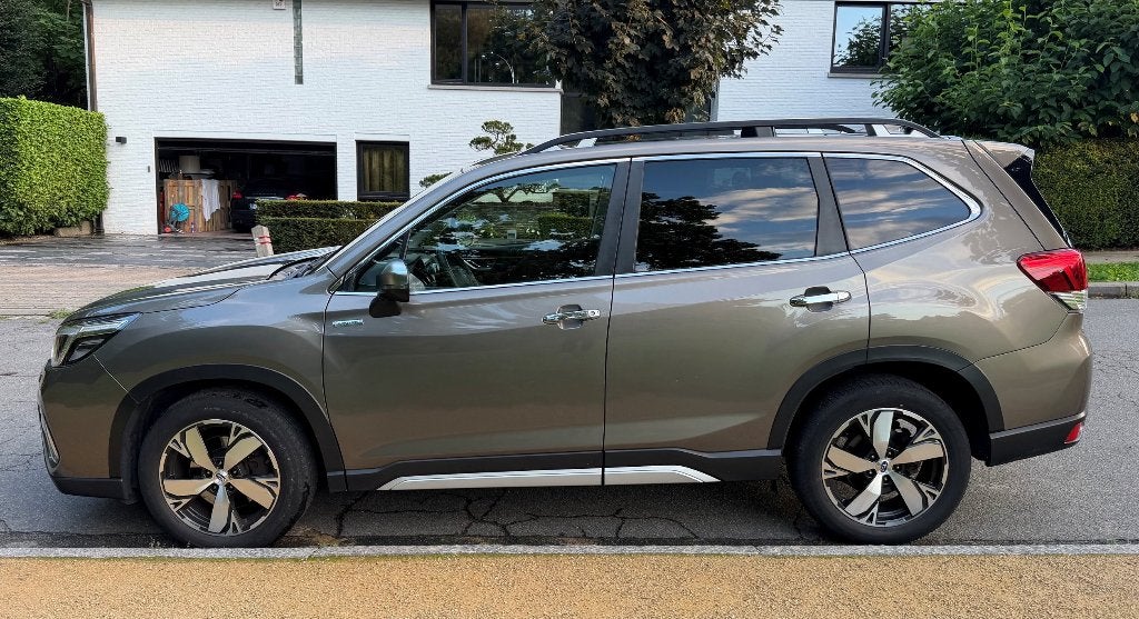 Subaru Forester 2.0i e-Boxer Premium Sport AWD, Autos, Cuir, Achat, Euro 6, Entretenue par le concessionnaire
