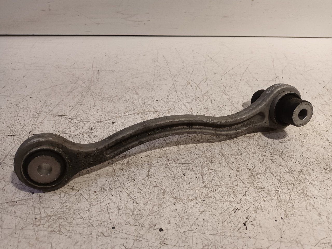 Draagarm rechts achter onder Mercedes-Benz C-Klasse, Onderdelen@venauto.nl, Van der Ven Autorecycling B.V., Gebruikt, Ettenseweg 76, 4706 PB Roosendaal, The Netherlands
