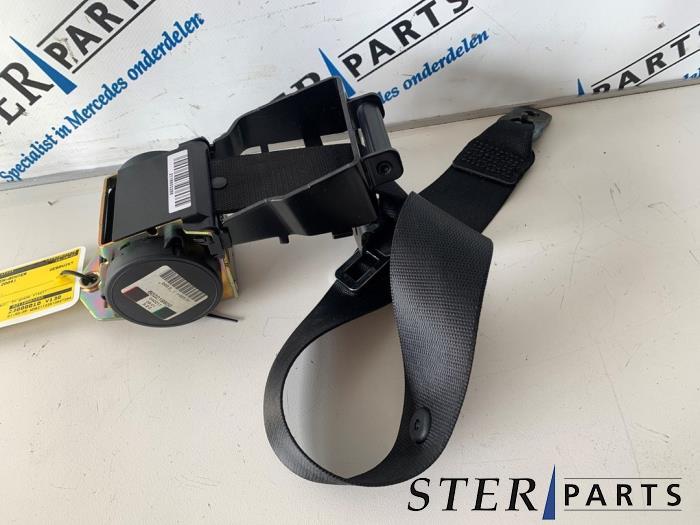 Ceinture de sécurité arrière centre d'un Mercedes E-Klass, 3 mois de garantie, Utilisé, -, -