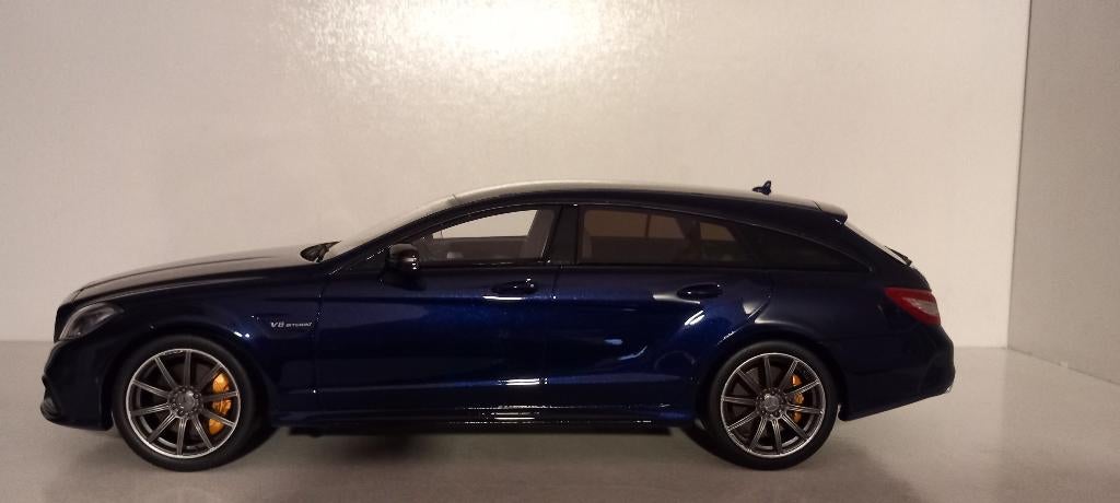 1/18 Mercedes CLS 63 AMG X218 Shooting Brake 2014 GT Spirit, Enlèvement