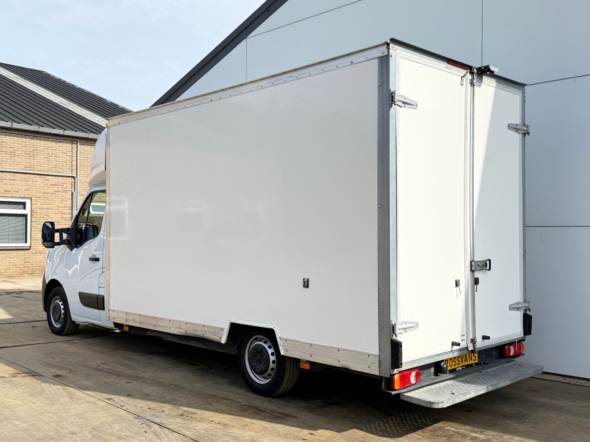 Lowliner Bakwagen Airco Cruise Control Camera Meubelbak Food, Auto's, Voorwielaandrijving, 4 cilinders, Renault, 2500 kg