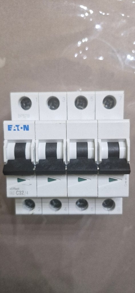 Disjoncteur EATON TC 3P+N 32A 10kA Courbe C, Enlèvement ou Envoi, Comme neuf, Eaton