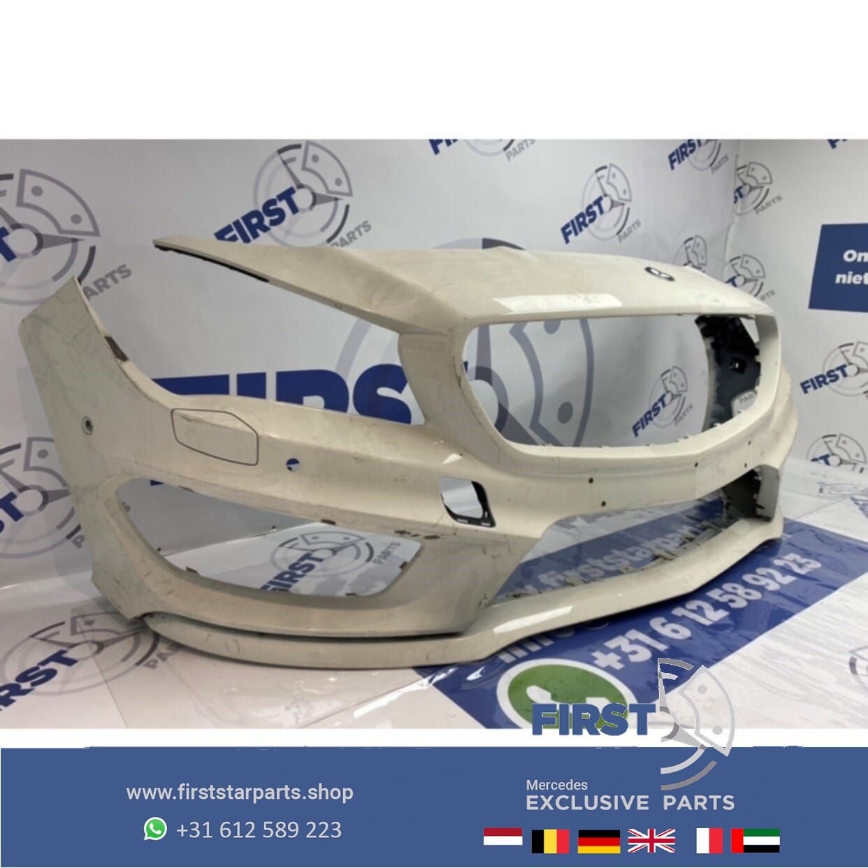 W117 CLA AMG VOORBUMPER WIT ORIGINEEL Mercedes 2013-2016 PDC, -, Voor, Ophalen of Verzenden, Bumper