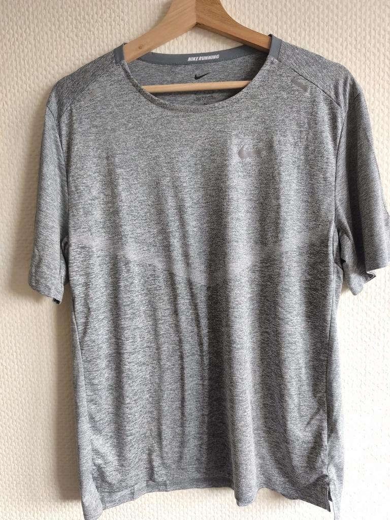 Nike running rise 365 T-shirt, Maat 48/50 (M), Nike, Ophalen of Verzenden, Zo goed als nieuw