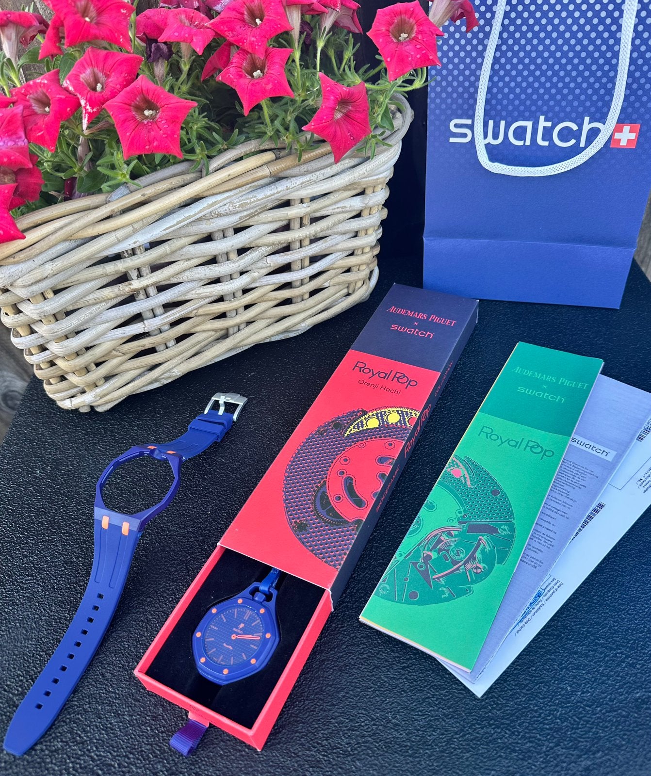 Swatch-AP Royal Pop “Orenji Hachi”, Ophalen of Verzenden, Nieuw, Zakhorloge, Swatch