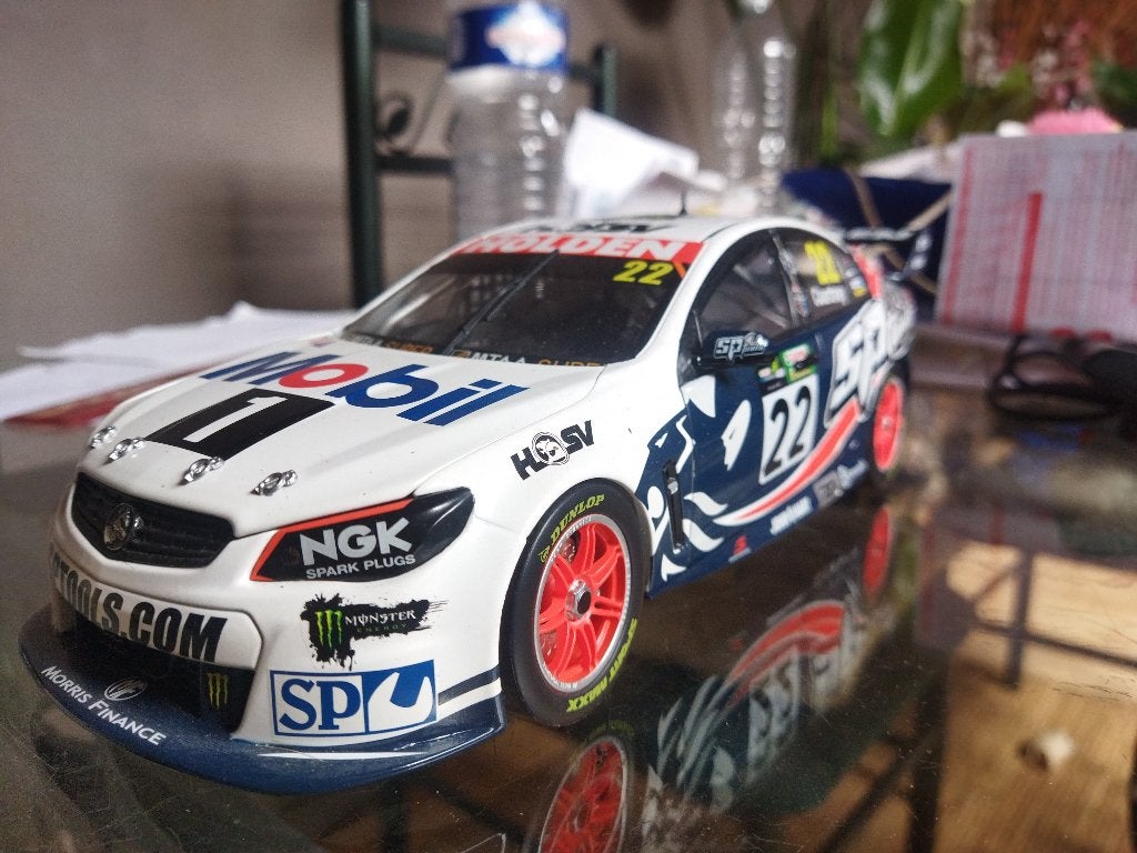 Holden Commodore V8 Supercars 1/18, Hobby & Loisirs créatifs, Voitures miniatures | 1:18, Enlèvement ou Envoi, Comme neuf, Voiture