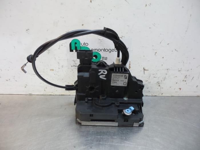 Serrure portière mécanique 2portes droite d'un Fiat Punto, -, Utilisé, Fiat, -