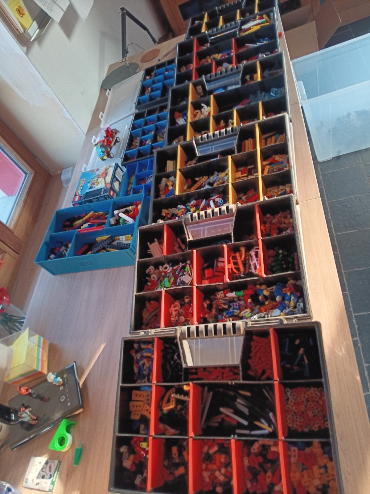 Groot lot  lego  zitten enkele sets in  maar niet volledig, Ophalen, Lego