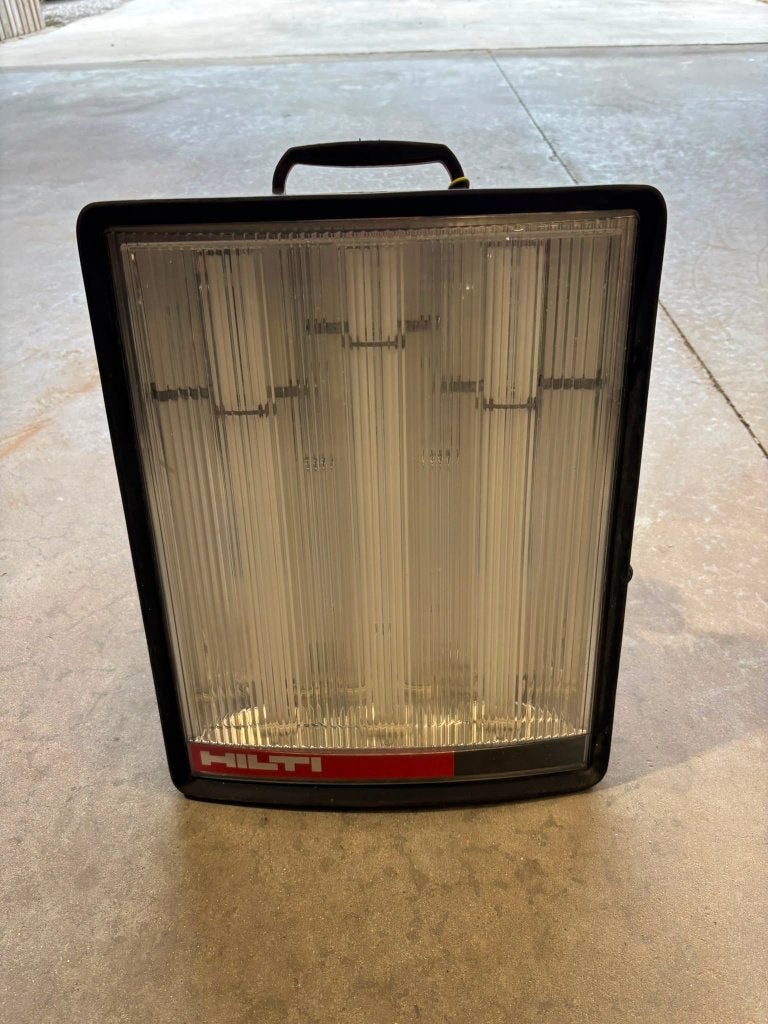 Lampe de chantier HILTI, Enlèvement, Utilisé, 50 à 200 watts, Lampe