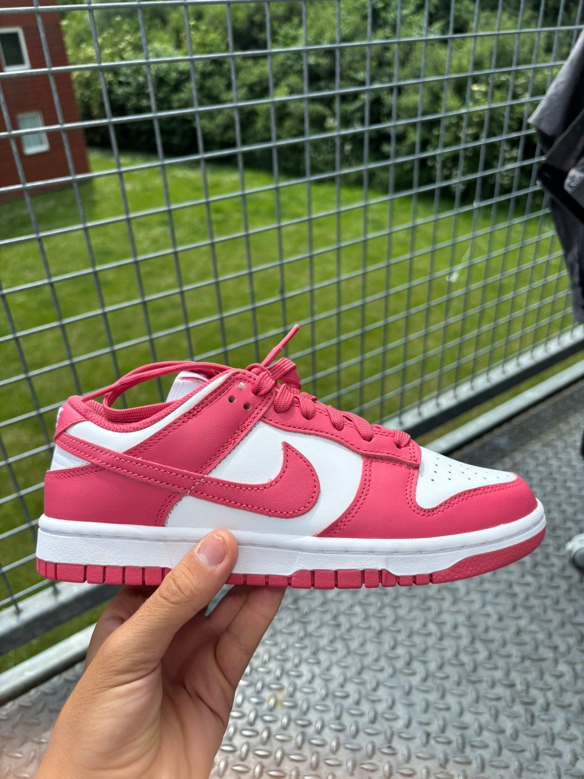 Nike dunk low, Nieuw, Ophalen of Verzenden, Sneakers, Roze